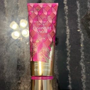 Victoria’s Secret Cashmere Snow Lotion